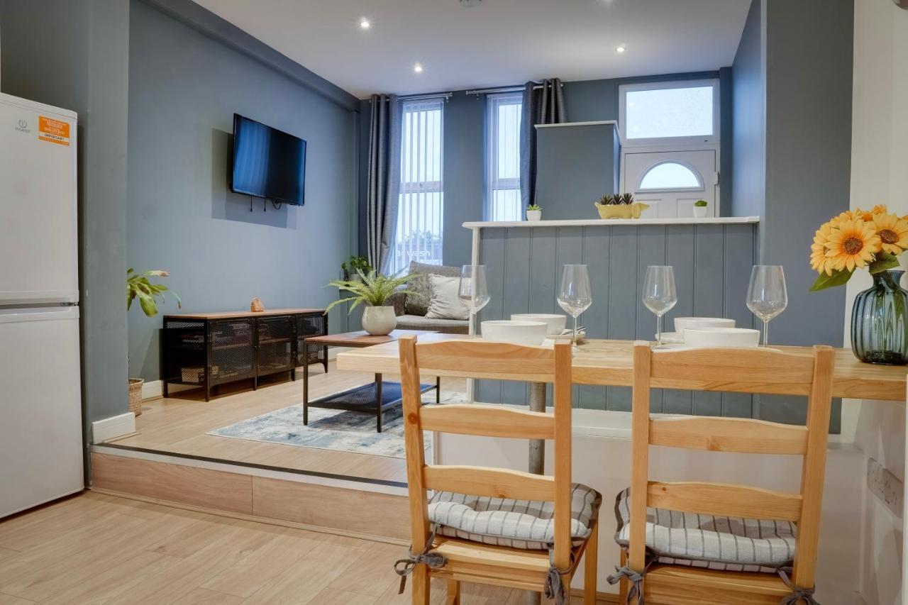 Birkenhead - 2 Bedroom House المظهر الخارجي الصورة