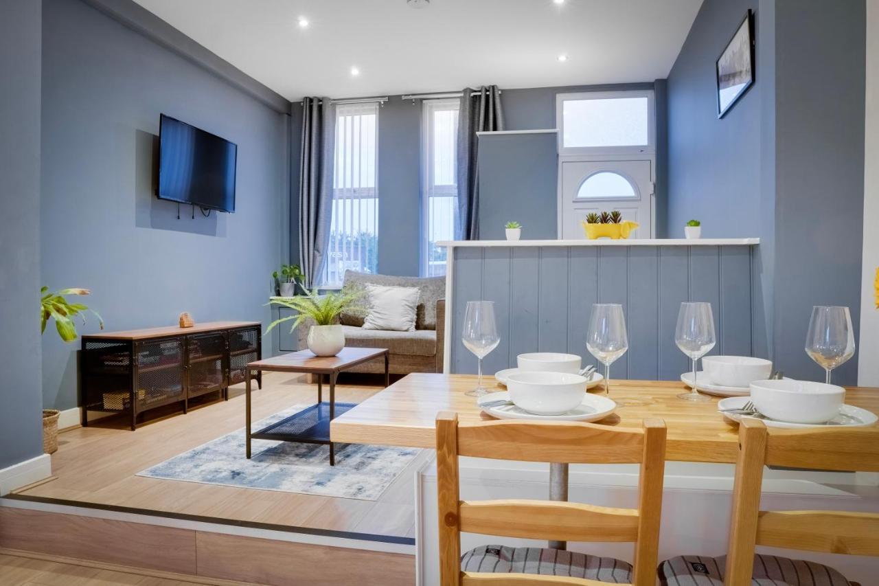 Birkenhead - 2 Bedroom House المظهر الخارجي الصورة