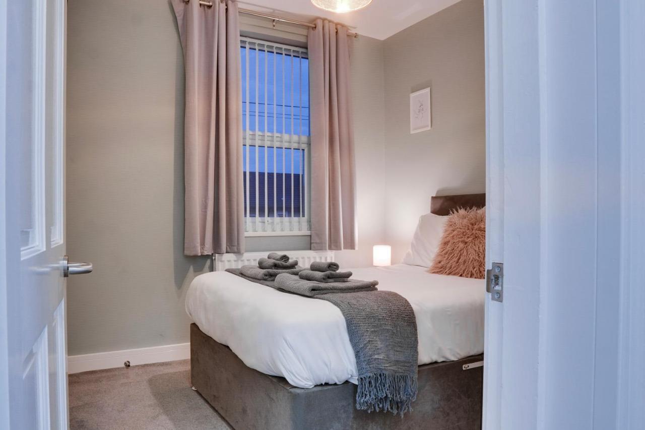 Birkenhead - 2 Bedroom House المظهر الخارجي الصورة