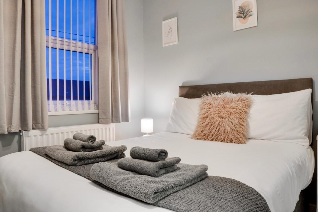 Birkenhead - 2 Bedroom House المظهر الخارجي الصورة