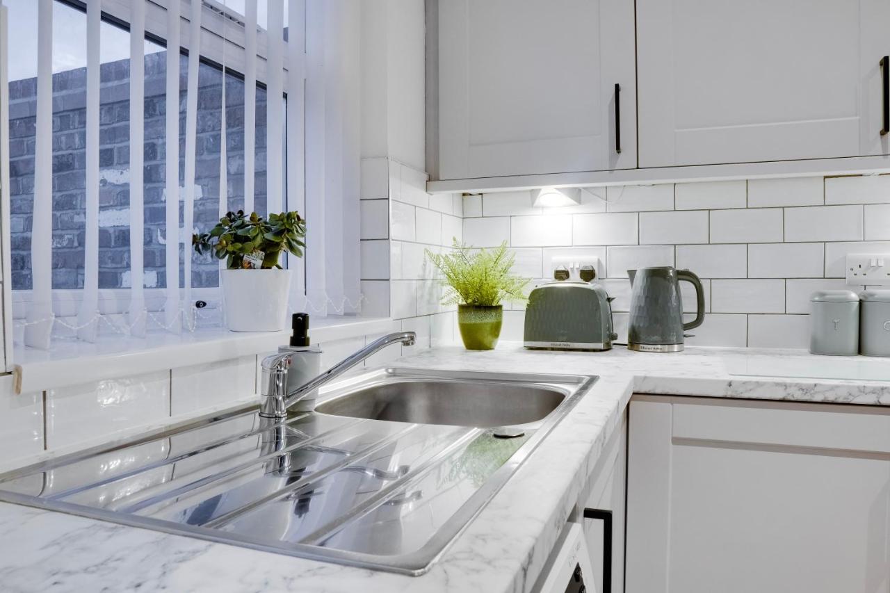 Birkenhead - 2 Bedroom House المظهر الخارجي الصورة
