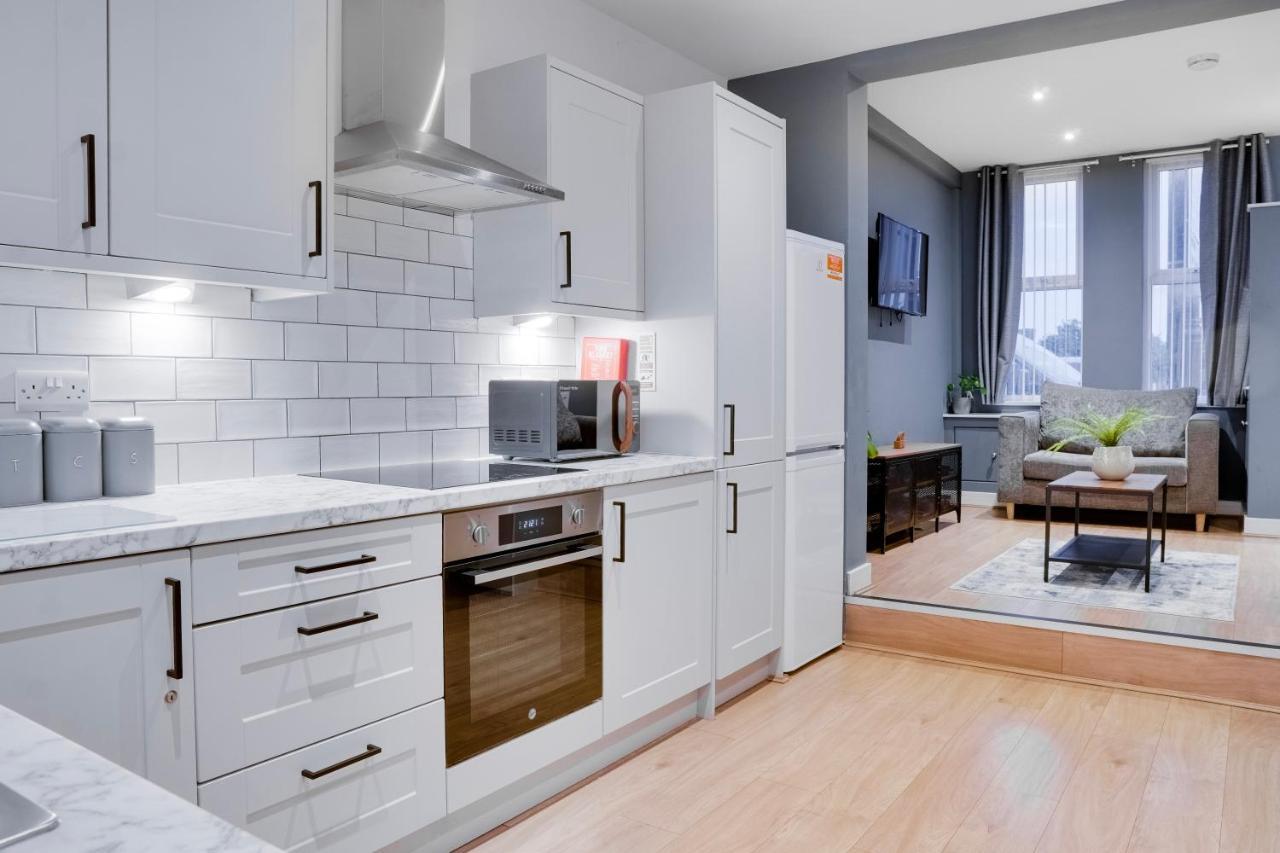 Birkenhead - 2 Bedroom House المظهر الخارجي الصورة